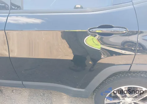 2018 Jeep Compass Latitude 4X4 from USA, damaged, VIN 3C4NJDBB9JT103883